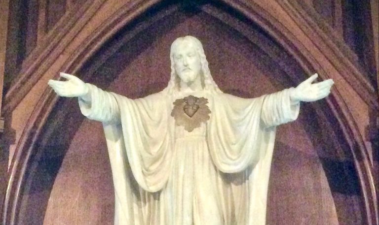 Sagrado Corazón de Jesús ubicado en la cripta de la Casa Madre